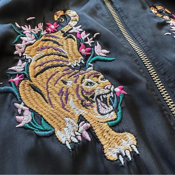 Tiger Zip Up - Picture 7 of 13